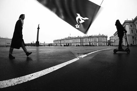 петроград, санкт- петербург, питер, дворцовая, красный флаг, русская революция, 1917, фотограф алексей назаров