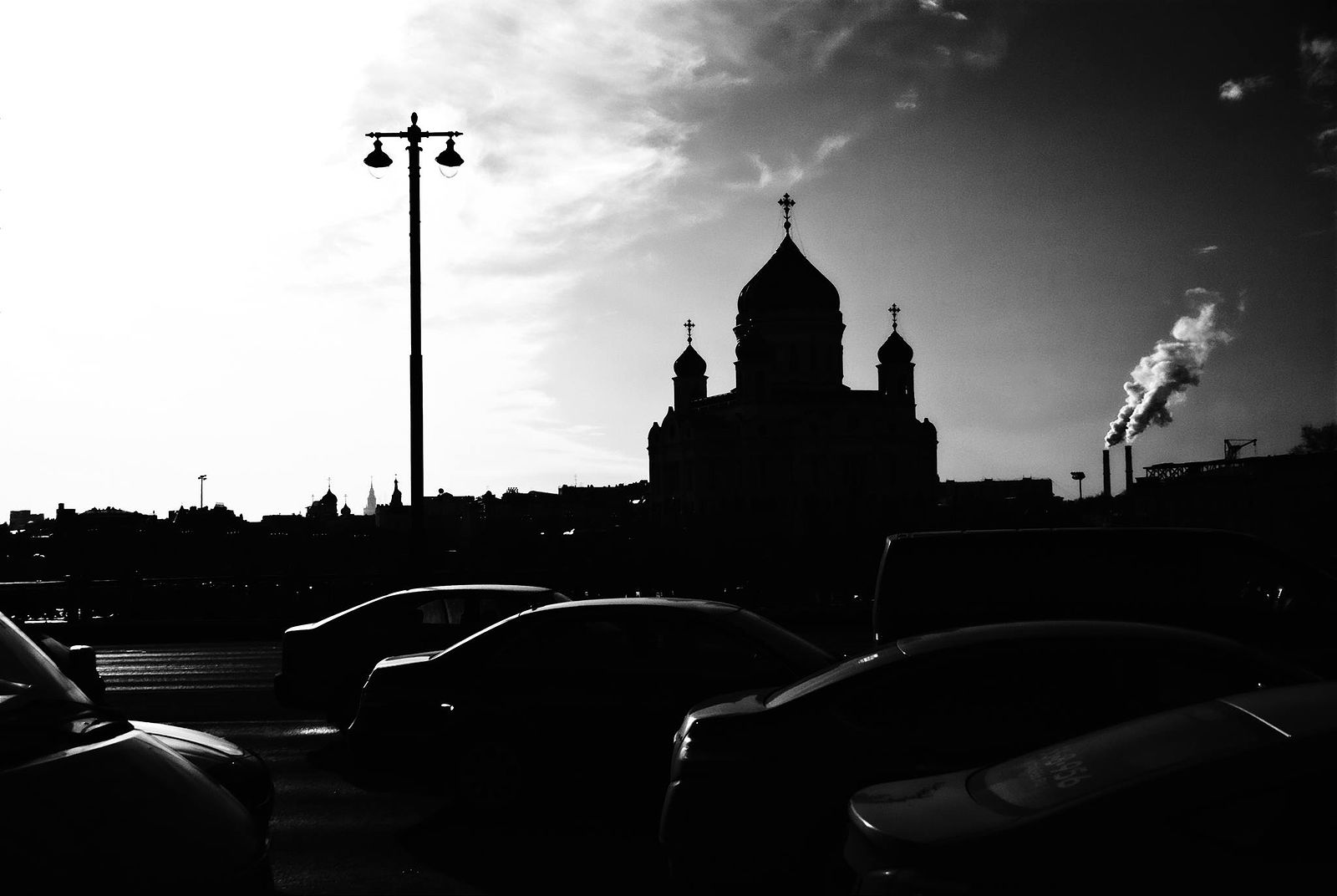 photographer alexey nazarov. Moskow. Morning. Plug... Moscow, winter, morning traffic jam, Cathedral of Christ the Saviour